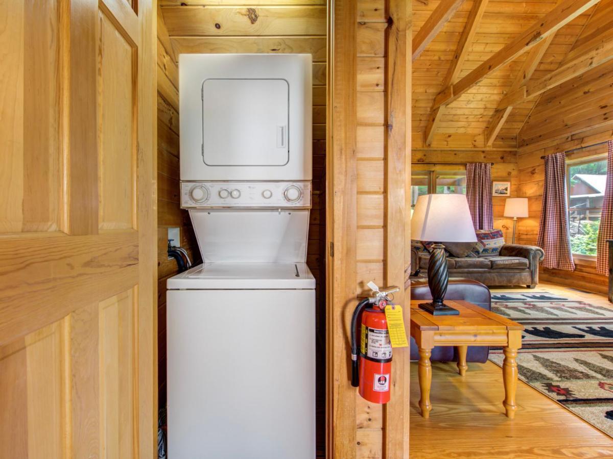 Bear Tracks, 2 Bedrooms, Hot Tub, Fireplace, Wifi, Jetted Tub, Sleeps 6 개틀린버그 외부 사진