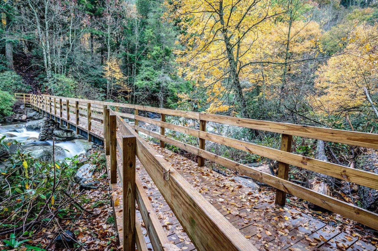 Bear Tracks, 2 Bedrooms, Hot Tub, Fireplace, Wifi, Jetted Tub, Sleeps 6 개틀린버그 외부 사진
